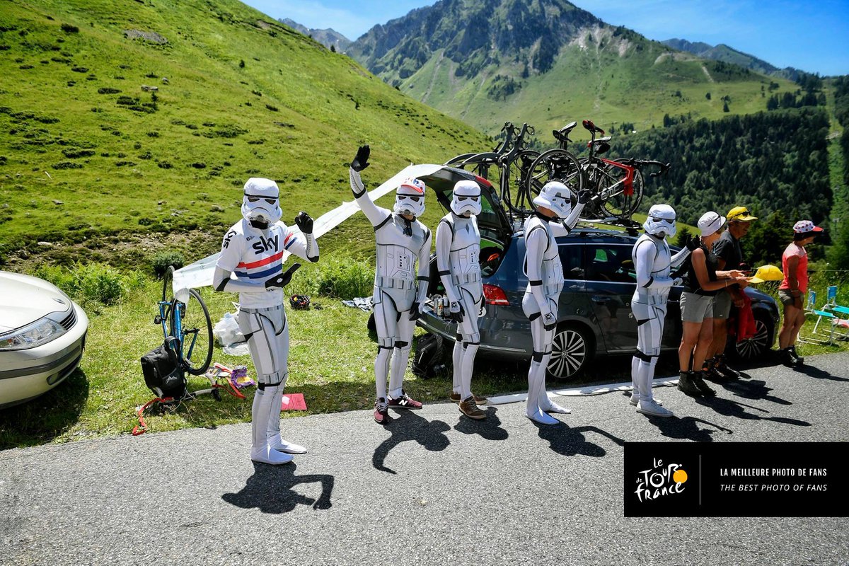LeTour's tweet photo. 🏆 #TDF2016AWARDS 🏆
Les Stormtroopers remportent l'Award de la meilleure photo de fans / Stormtroopers win the Best photo of fans Award. https://t.co/kawisptgc8