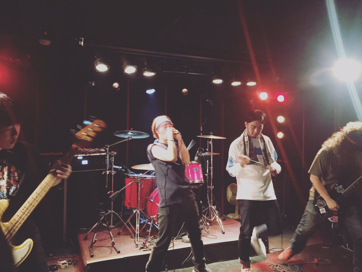 HxC_BlackMurder's tweet photo. Gwamegi 공연 시작 #Gwamegi #과매기 #BullshitFest2016 #ClubRealize #클럽리얼라이즈 https://t.co/xMkM4JV9Zt
