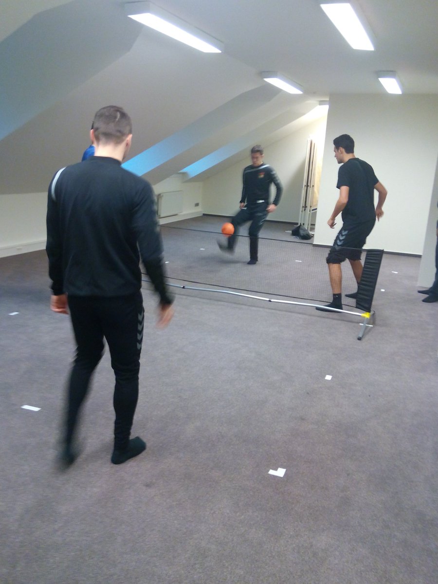 sgaspach's tweet photo. Kleine Warm Up-Runde mit Fußballtennis im Hotel. Unsere Jungs sind heiß auf das Duell gegen @Holstein_Kiel! #SG94 #Dorfklub #KSVSGA https://t.co/J8V3muXD8g