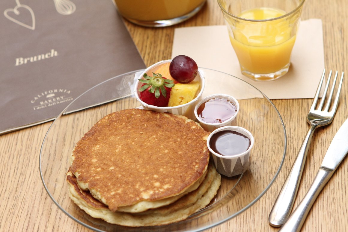 california_bee's tweet photo. Un buon brunch e delle persone speciali sono il modo giusto per affrontare questo freddo weekend! #brunch #madewithlove https://t.co/mAlzz2DaqU