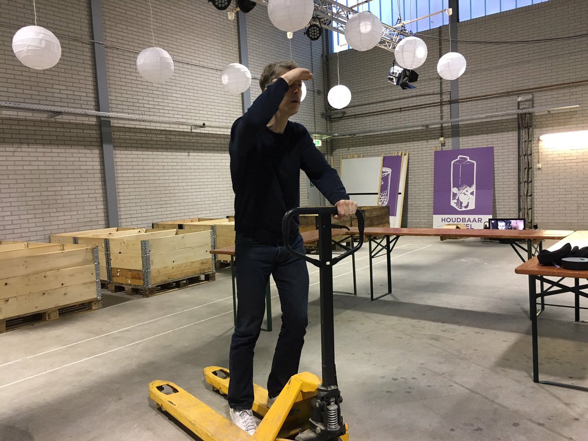 Nieuwslezer Arthur Boddéus kijkt uit naar de tweede vracht! @pr44tp44l #vb16 <a href="/omroepwest/">Omroep West</a>