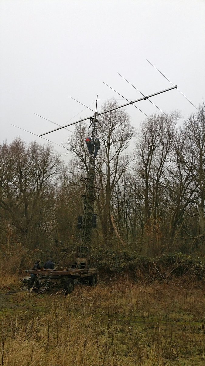 PI4COM's tweet photo. Another day of antennawork. Putting the 15m rotator back by #pa3bwd #pb8dx #hamradio https://t.co/5jqYFg41tx