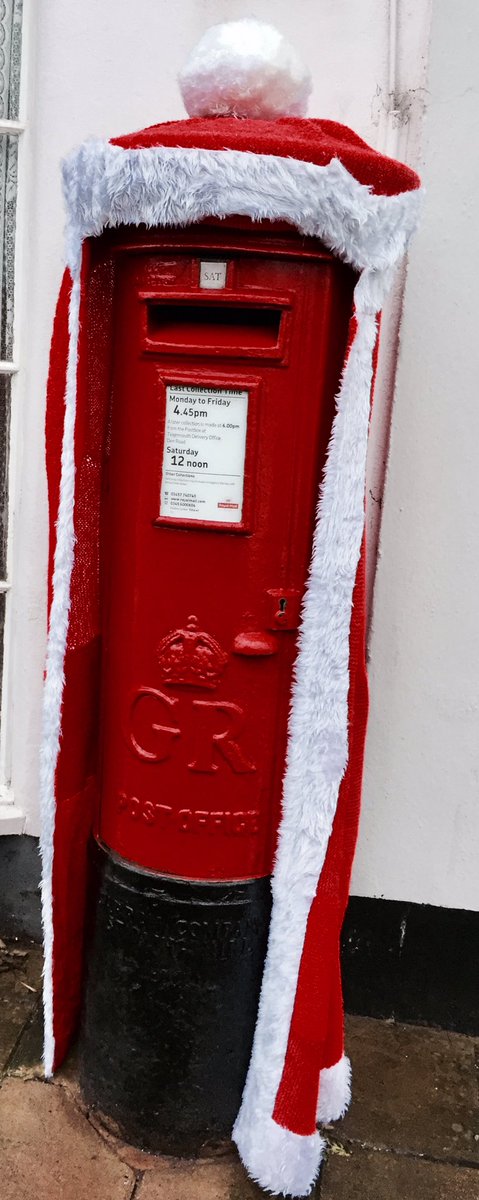 Had to #share :-) #OffDuty walk in nearby #Shaldon this morning - loving their #FestivePostbox! #Santa #ChristmasList #ElectricalExcellence