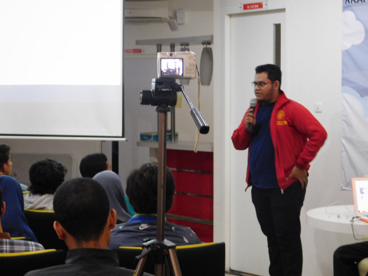 indigospacesub's tweet image. Acara Dokumentasi Kopdar komunitas #pythonid #surabaya.py Surabaya di @DiLoSurabaya Sabtu, 10 Des 2016
