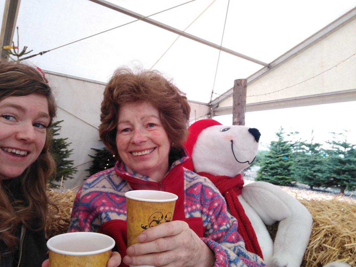 helen_simon's tweet image. Beautiful Christmas trees and complimentary hot port with @LauraLynnHouse in Carrickmines this morning! #Christmasishere #heartwarming