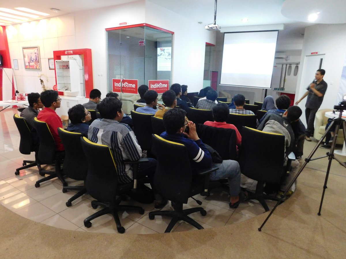 indigospacesub's tweet image. Acara Dokumentasi Kopdar komunitas #pythonid #surabaya.py Surabaya di @DiLoSurabaya Sabtu, 10 Des 2016