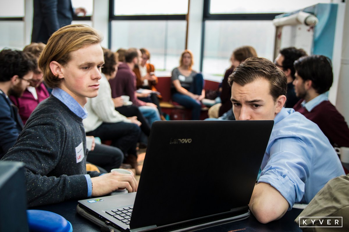 MartLubben's tweet photo. Wij zijn nu bezig met een twitteractie voor #FutureGenerationsForum --> 250+ jongeren op de gehele vrije zaterdag werken aan duurzaamheid! https://t.co/zZ0Jz1Eqx3