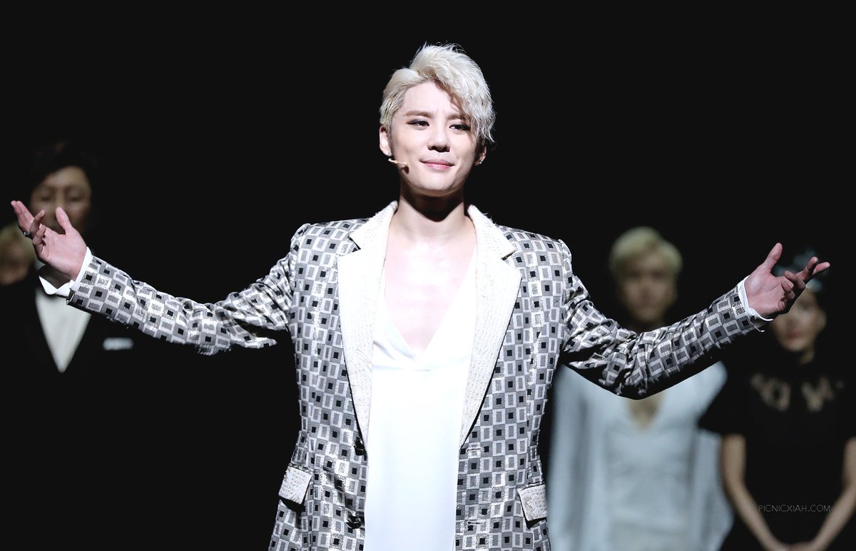 울고 싶어도 못 우는 너를 위해 내가 대신 울어줄게.
오랜 나날 그토록 사랑하고 사랑받은 모든 기억들, 행복했던 순간들 푸르게 푸르게 

내가 대신 노래해줄게.

/이해인, 파도의 말