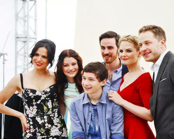 operation_con's tweet photo. RT per portare il cast in Italia! ❤ #ouatconitaly #operationconvention 😍😍😍 https://t.co/sCr6dTNvCE