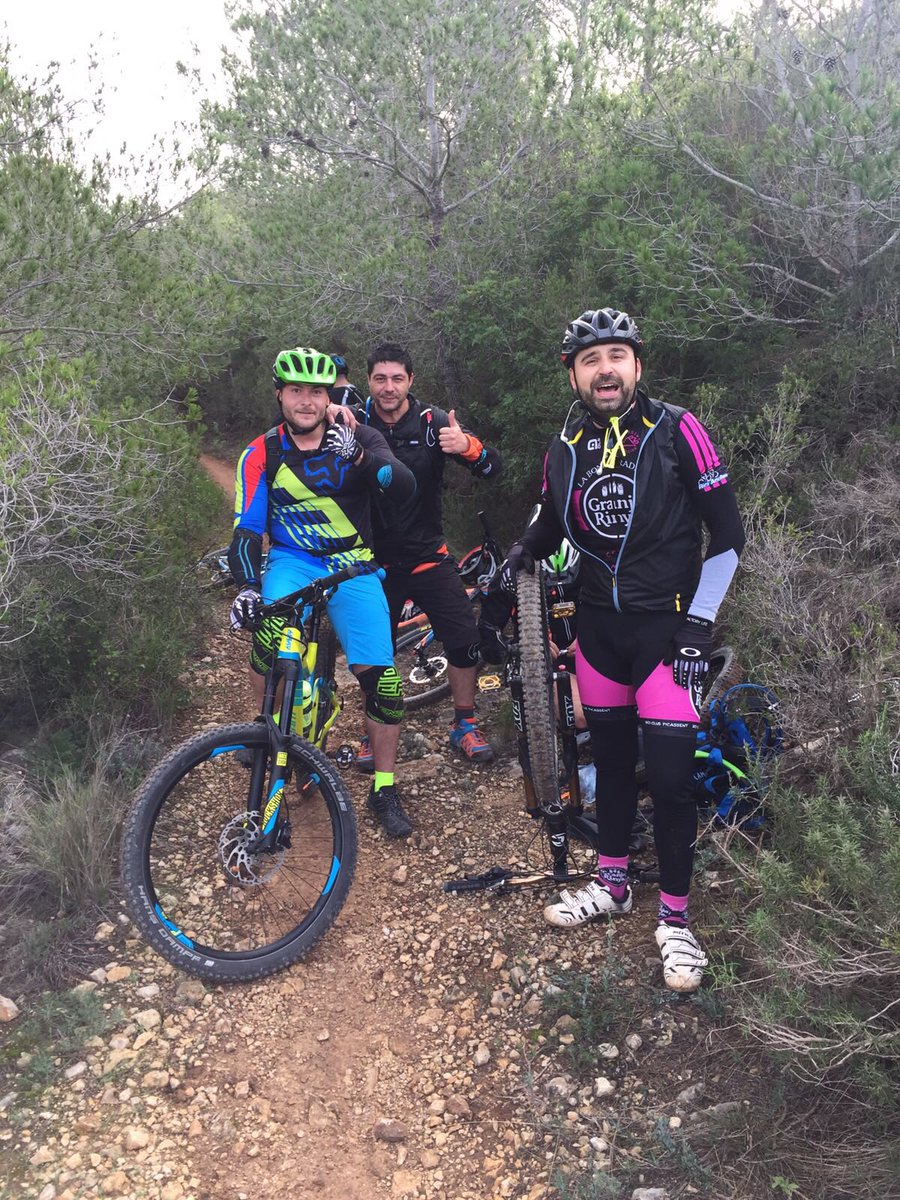 76Inot's tweet photo. @malditosBKTRDOS sábado Bikestardo!! https://t.co/3bUTU2yHOK