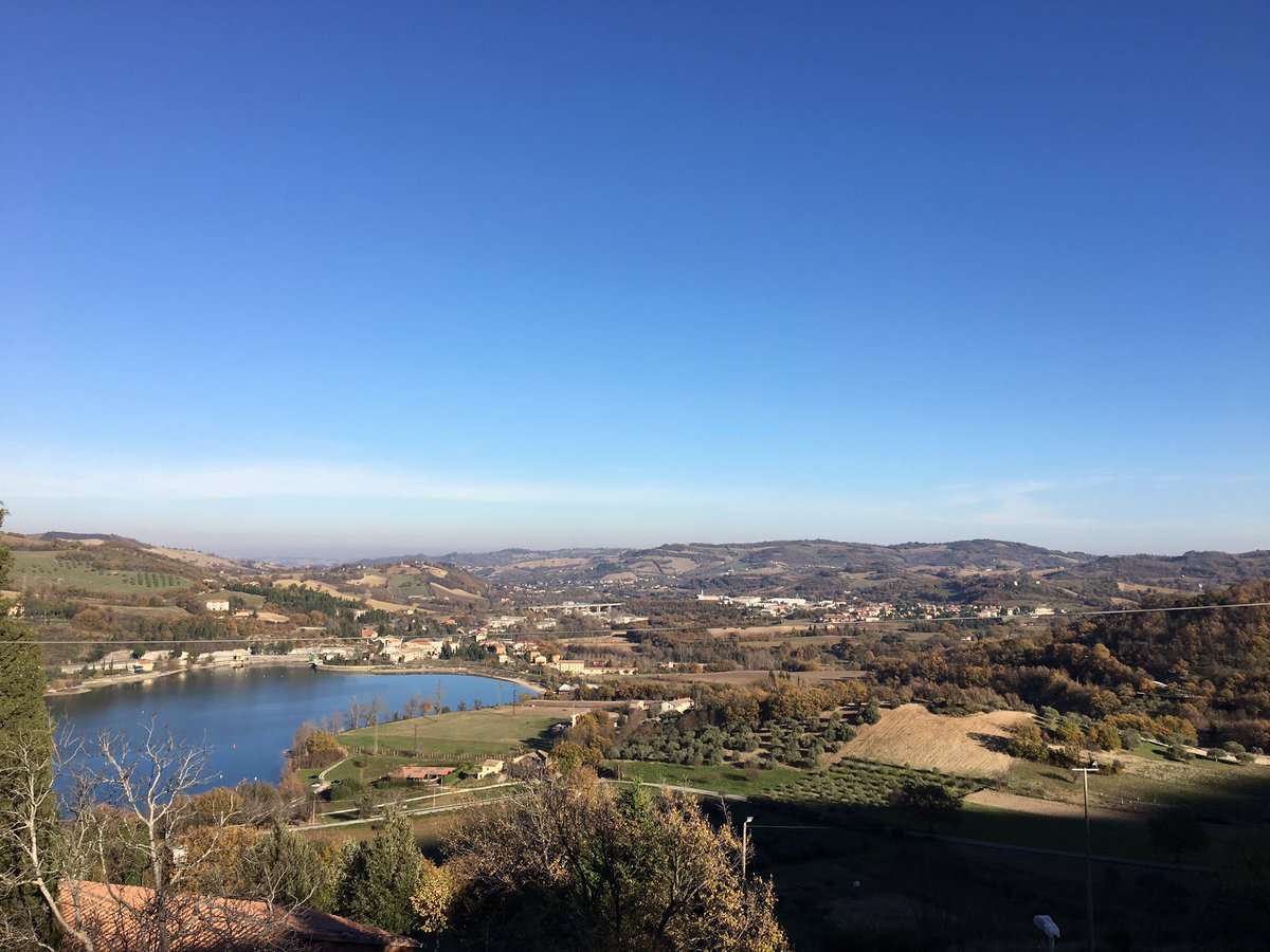 #5borghidascoprire niente male il panorama da Pievefavera 😍