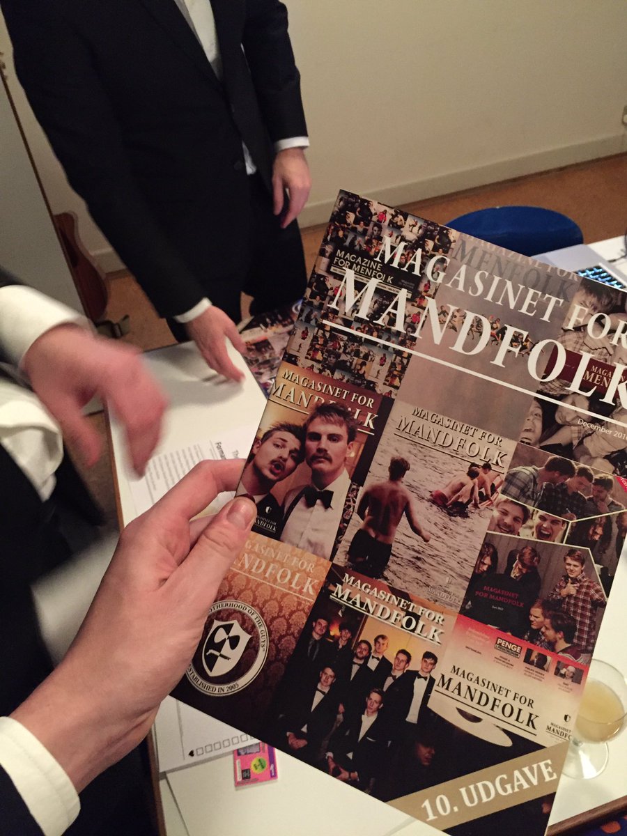 MathiasBott's tweet image. Så er vi igang. Magasinet er uddelt. Og folk er fuldstændig oppe og køre.... #theguysjulefrokost2016