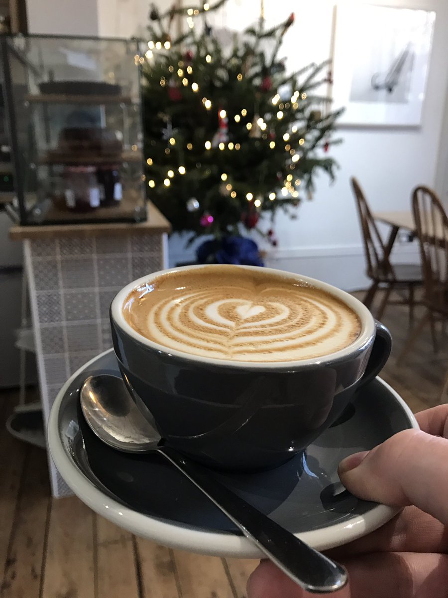 AshnaBoyers's tweet photo. @batchjesmond have got coffee and Christmas all wrapped up! https://t.co/SkfOtws8Eg
