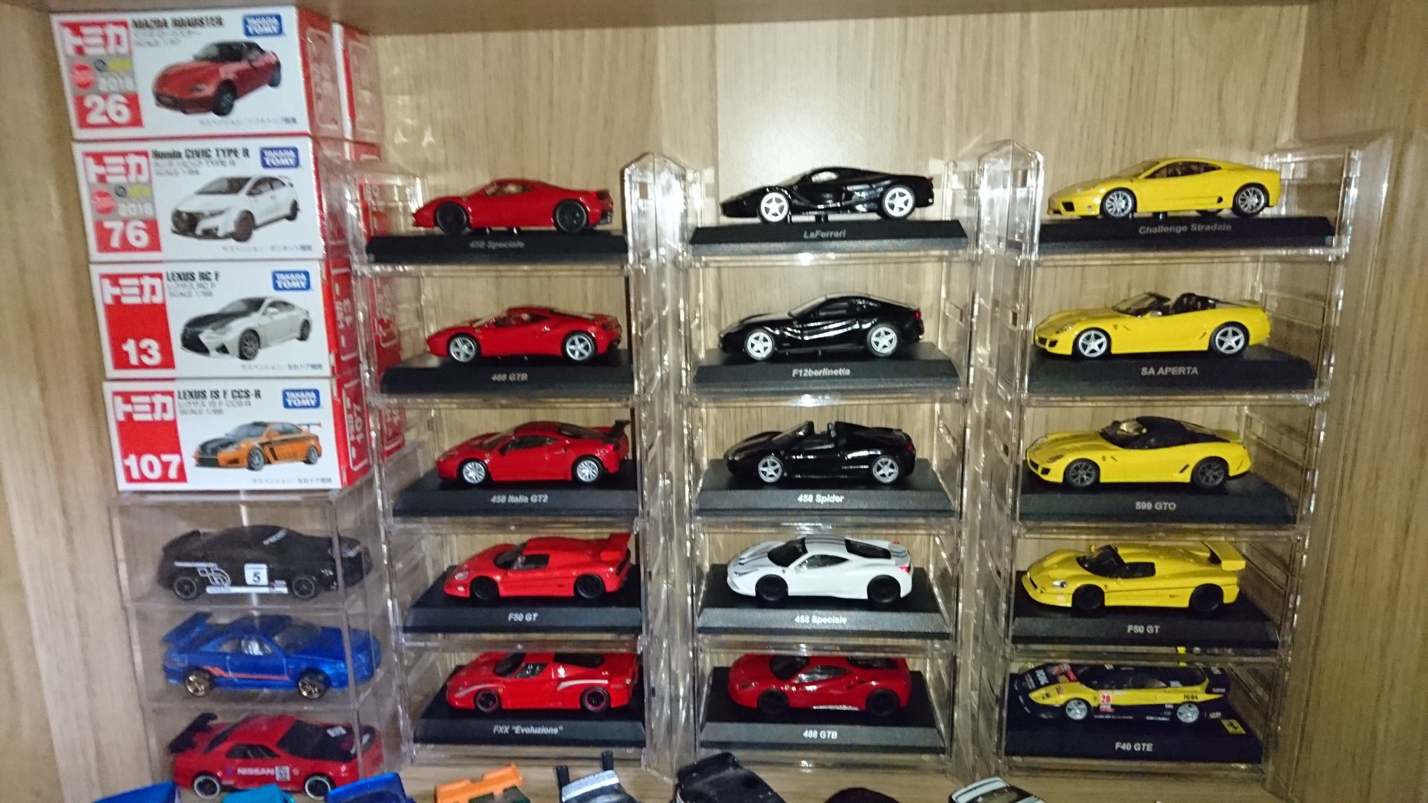 Riku Auf Twitter ミニカーの飾り方参考までにm M セリアのタワーワイドってやつです ミニカー 飾り方 セリア T Co Xr1rve0iwr Twitter