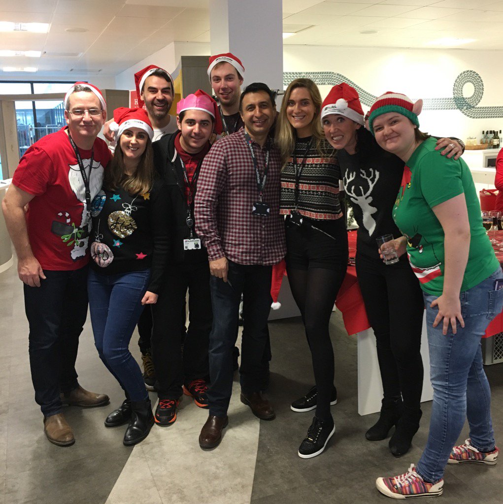 The fab @AutoTraderLife staff volunteers at Christmas party. Operating with military precision + loving every minute.