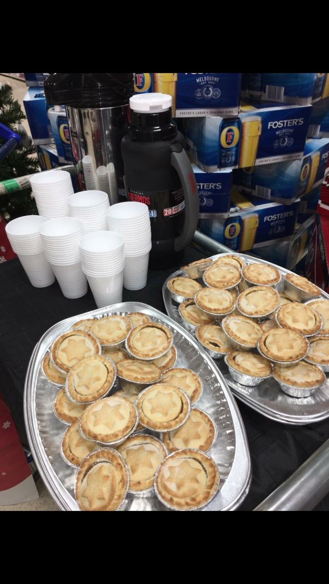 TescoLever's tweet photo. Come on down to store today have a free family photo and print and free mulled wine and mince pie too 🎅🏻🎄🎅🏻🎄 https://t.co/GGyJEXBKs0