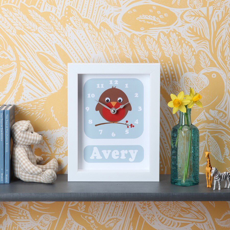 Stripeycats1's tweet photo. #Christmas #robin #personalisedclock #stripeycats #nurserystyle # https://t.co/u2TnHGHIzt
