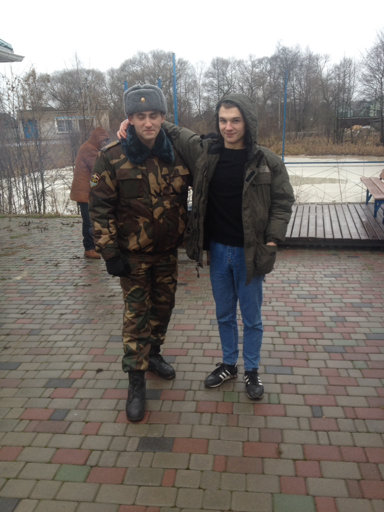 midavglo's tweet photo. Солдат спит,служба идёт) https://t.co/jdoQBX78Zx