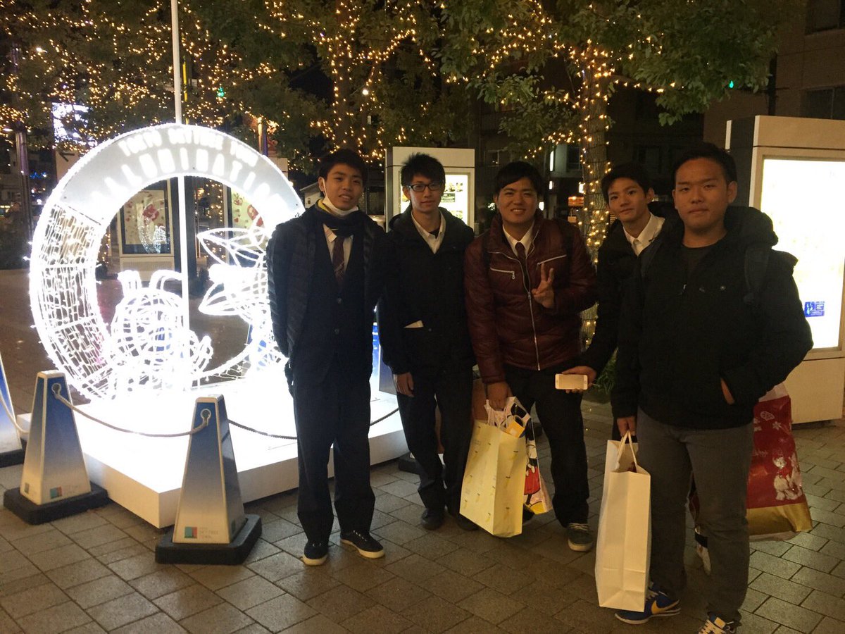Swifty_180sx's tweet photo. 東京ラストナイトもとても楽しかった〜笑久しぶりのソラマチは楽しかった😊制服ディズニー叶わず。笑笑
あと、スターリングたかずみと俺は全国90台中2位でしたー！😭１位との差が0.02しかちがわなくてとても悔しいー😩😫
来年は、もっと速い車を作って優勝ねらいます！
追走は、最悪頑張�� https://t.co/FiS8RvV1Li
