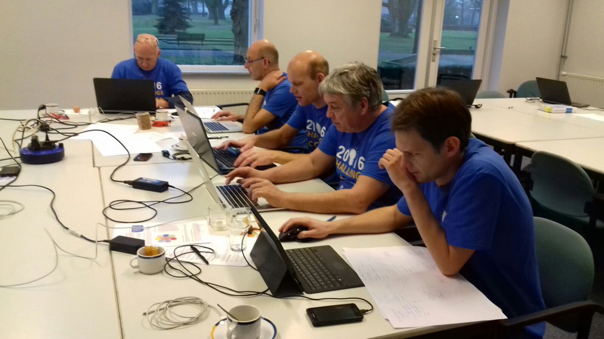 ggzoostbrabant's tweet photo. De laatste puntjes op de i en dan het product aanbieden aan de opdrachtgevers. #hackathonggz https://t.co/URodMjv73Z