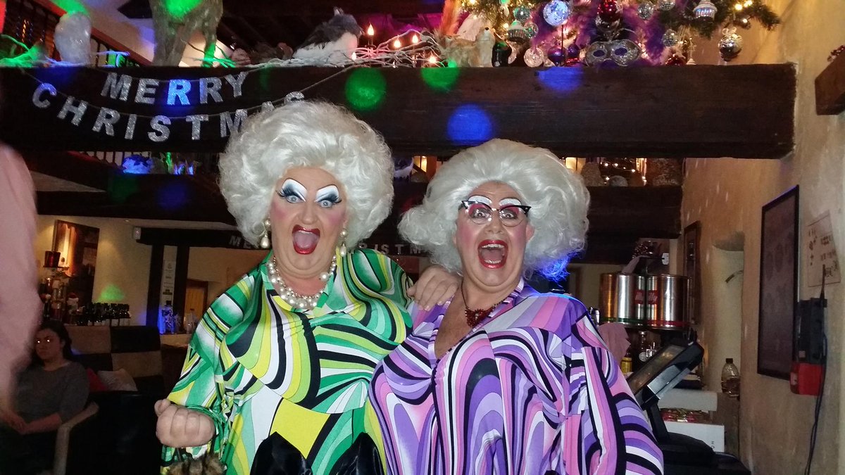 Looking forward to the last hurrah with these two lovely ladies ... Diamonds (and Rubies) truly are forever #sassy #shocking #gems 💎💎💎💎💎💎💎💎