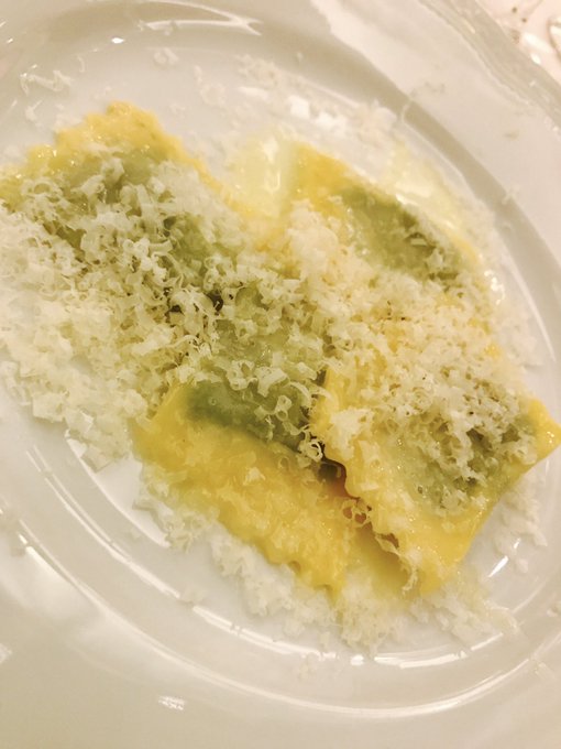 昨日食べたごはんもほんとに びっくりするほどおいしかった😋  最近食べ物ばっかりですいません🙈  明日の撮影会きてくれる方 よろしくお願いします(｡･&omega;･｡) https://t.co/lBF1qrf