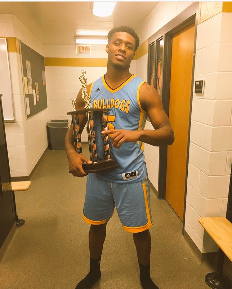 KeyLifeHoops's tweet photo. @CrookCartez & #GrandviewBB Take π1st Place in Blue Valley Shoot-Out. #Grandview #KeyLifeHoops ππ https://t.co/Cuf8acAFt7