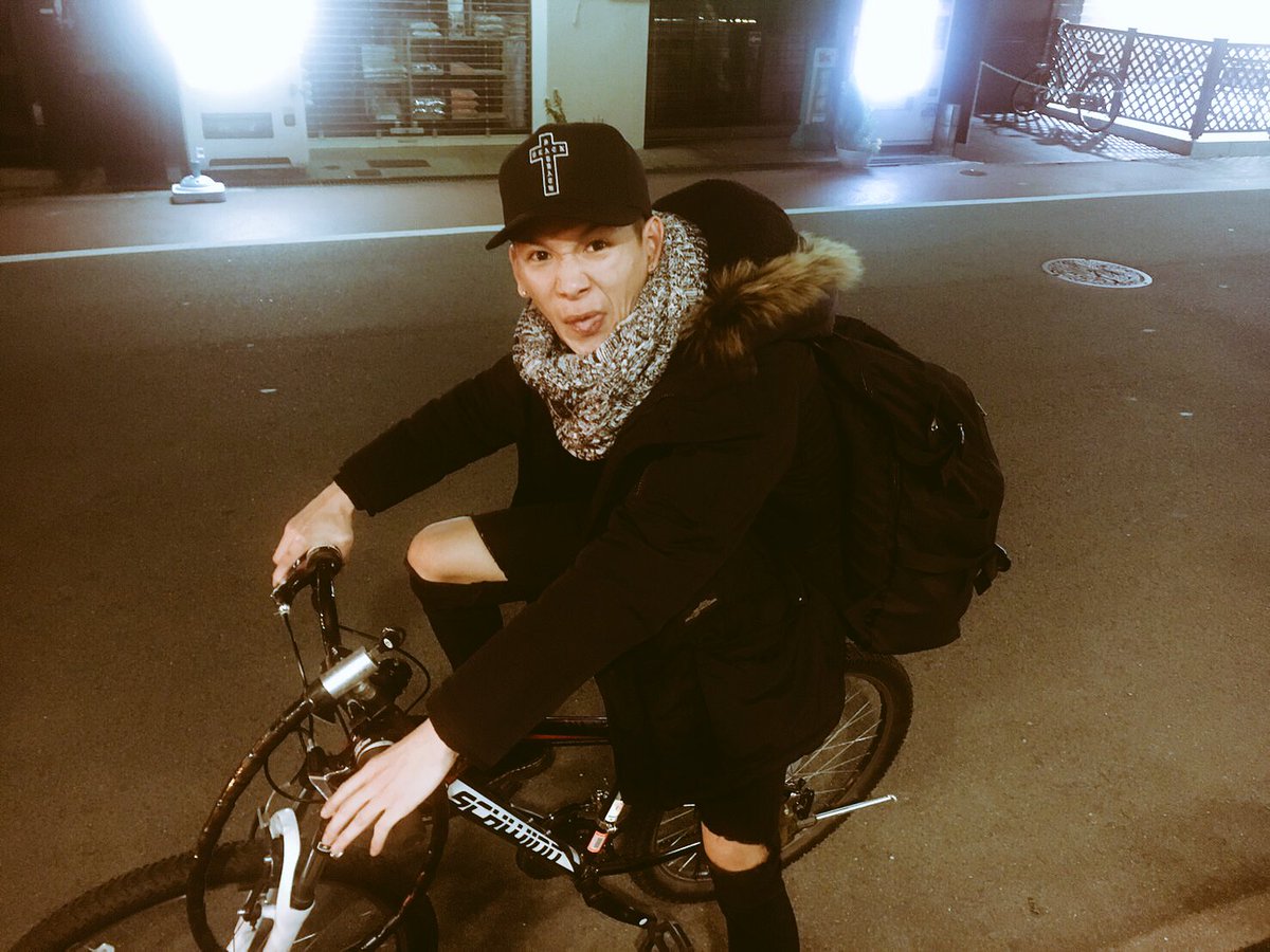 Dream Maker ドリームメーカー こんばんは 今日は リハーサルしてダンスレッスン受けたよー リハも固まってきて めちゃめちゃたのしみ O ゚ ゚ O この顔文字みたいな顔やで今 今日は Ryotaの自転車 にまたがしてもらった どう 自転車