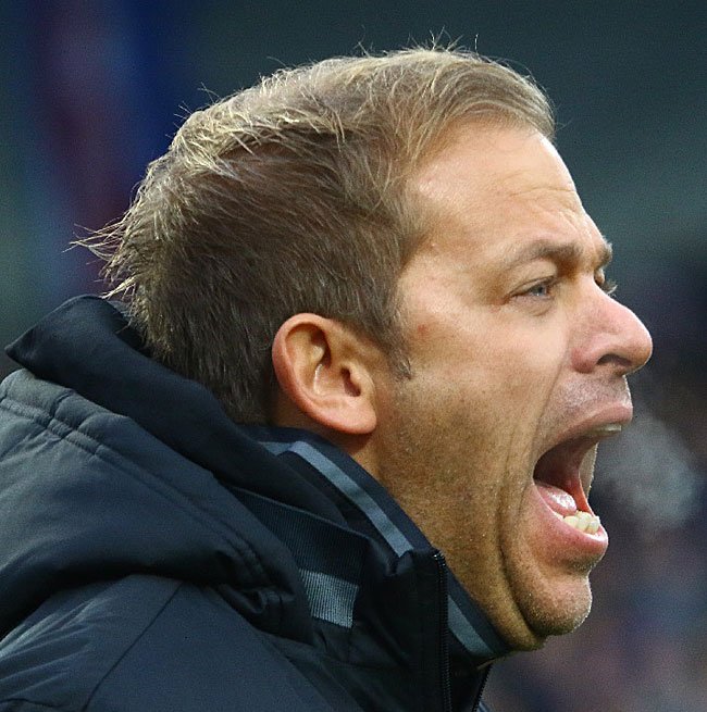 Holstein_Kiel's tweet photo. Irritationen im Holstein-Fanblock, Unaufmerksamkeit in der Abwehr und schon  #KSVSGA 1:1 #NurHolsteinKiel #KielaufKurs #3liga Jüllich (40.) https://t.co/XCxPv3zQgy