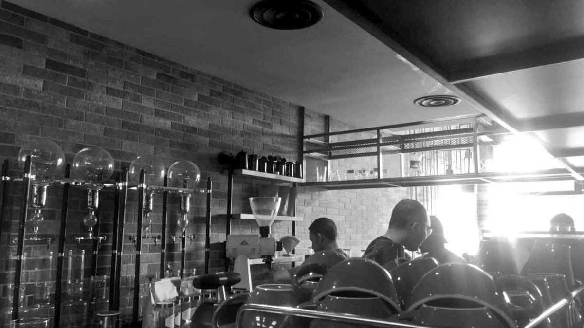 Alhassanij's tweet photo. @brew92cafe #First_thing_First https://t.co/q2hHnEo9Ha