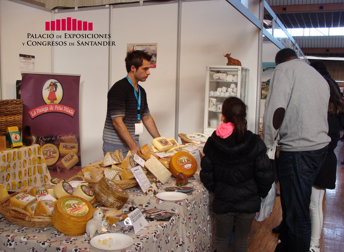PdeExposiciones's tweet photo. Segundo día de la Feria del Producto de #Cantabria para realizar compras y regalos. Lo difícil será elegir entre tanta maravilla #santander https://t.co/N933xQ0xo2