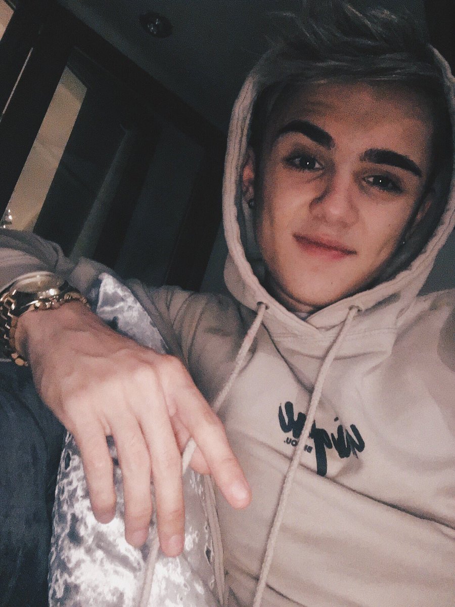 JakeJMitchell's tweet image. Always scrolling through and checking up on my actives 😇🙏🏼