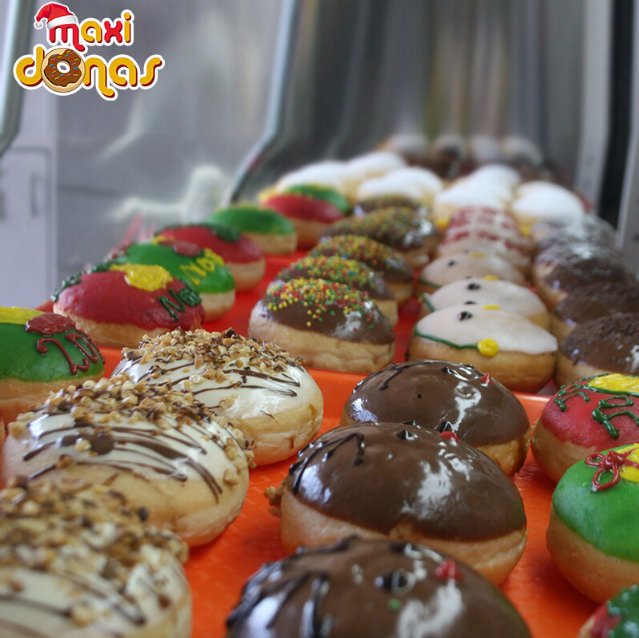 MaxiDonas_ve's tweet photo. Con topping de chocolate soy feliz 😍🍫🍩
#MaxiSabado
#NoSonDonasSonMaxiDonas https://t.co/661DDkJ0gv