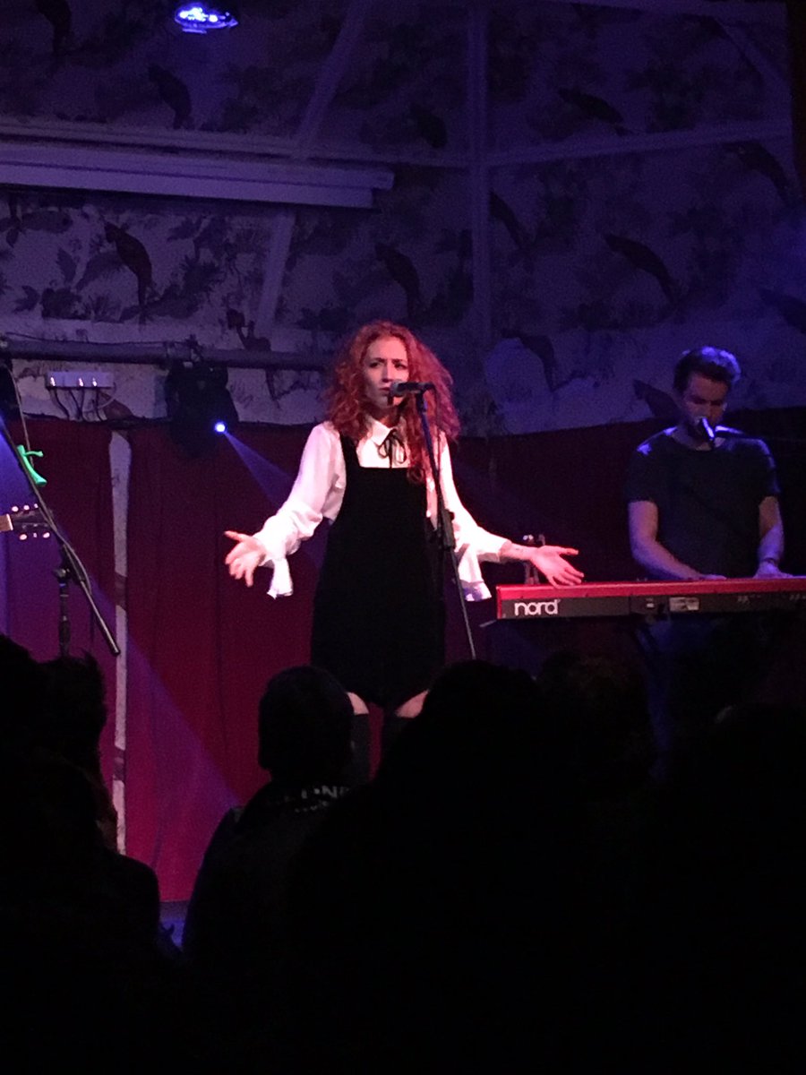 ccw0795's tweet photo. @JanetJealousy It was nice meeting you last night and your performance was amazing 😊 https://t.co/g9reKeg9QM