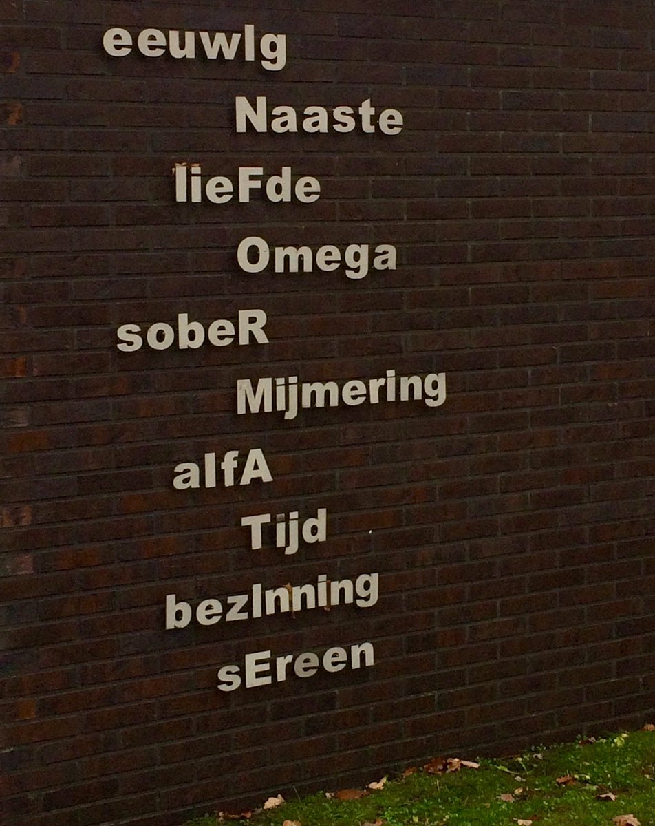 Begraafplaats Selwerderhof in #Groningen. Mijmeren op een grauwe zaterdagmiddag. #bezinning