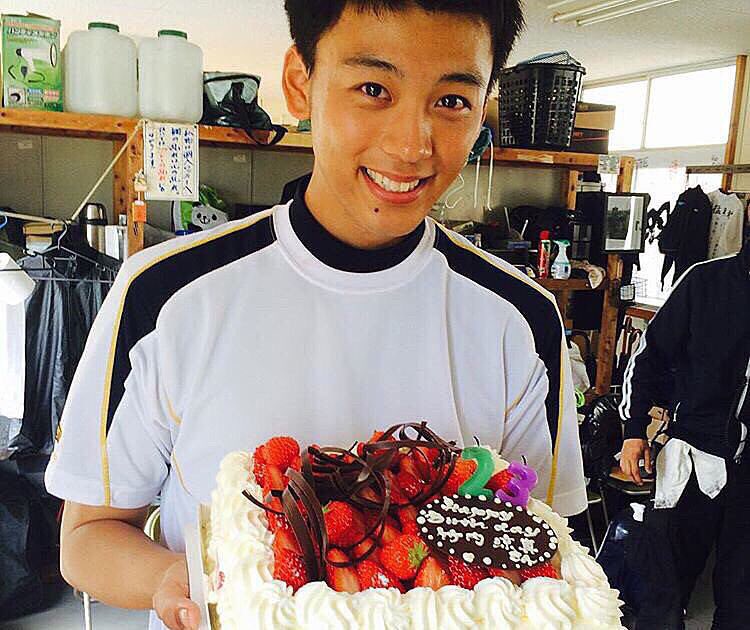 ryo_ma_m0m0's tweet photo. フォロワー200越え💓
みなさんありがとうございます📣
もっともっも増やしたいのでタグ＆涼真くんの誕生日4/26までに426RT!!

#竹内涼真
#気軽にフォローok
#竹内涼真loveの人RT
#目指せ426RT 
#協力お願いします https://t.co/73ocXABHds