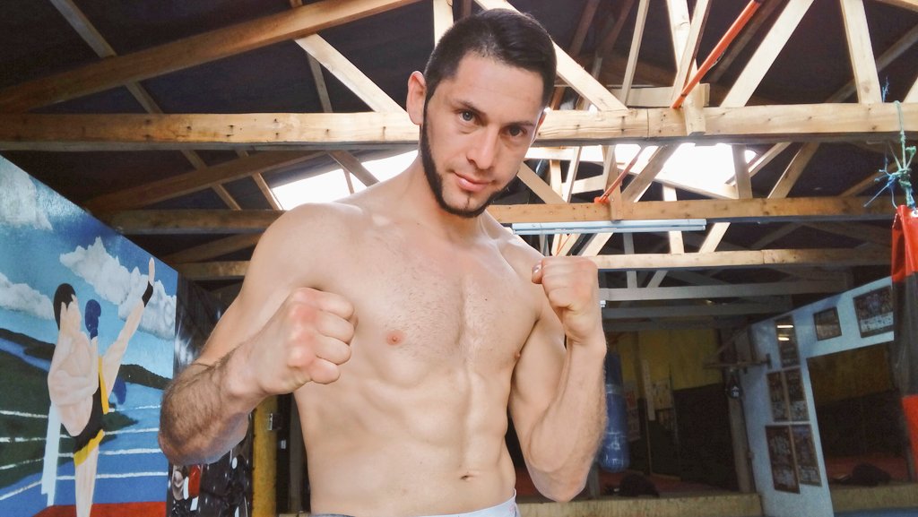 leoncardenas9's tweet photo. Nuevo día para entrenar gracias mi Dios.
#kickboxing #MMA #BoxeoPro
#TeamLeon #Chiloé #chile https://t.co/zPPs9kQ2ys