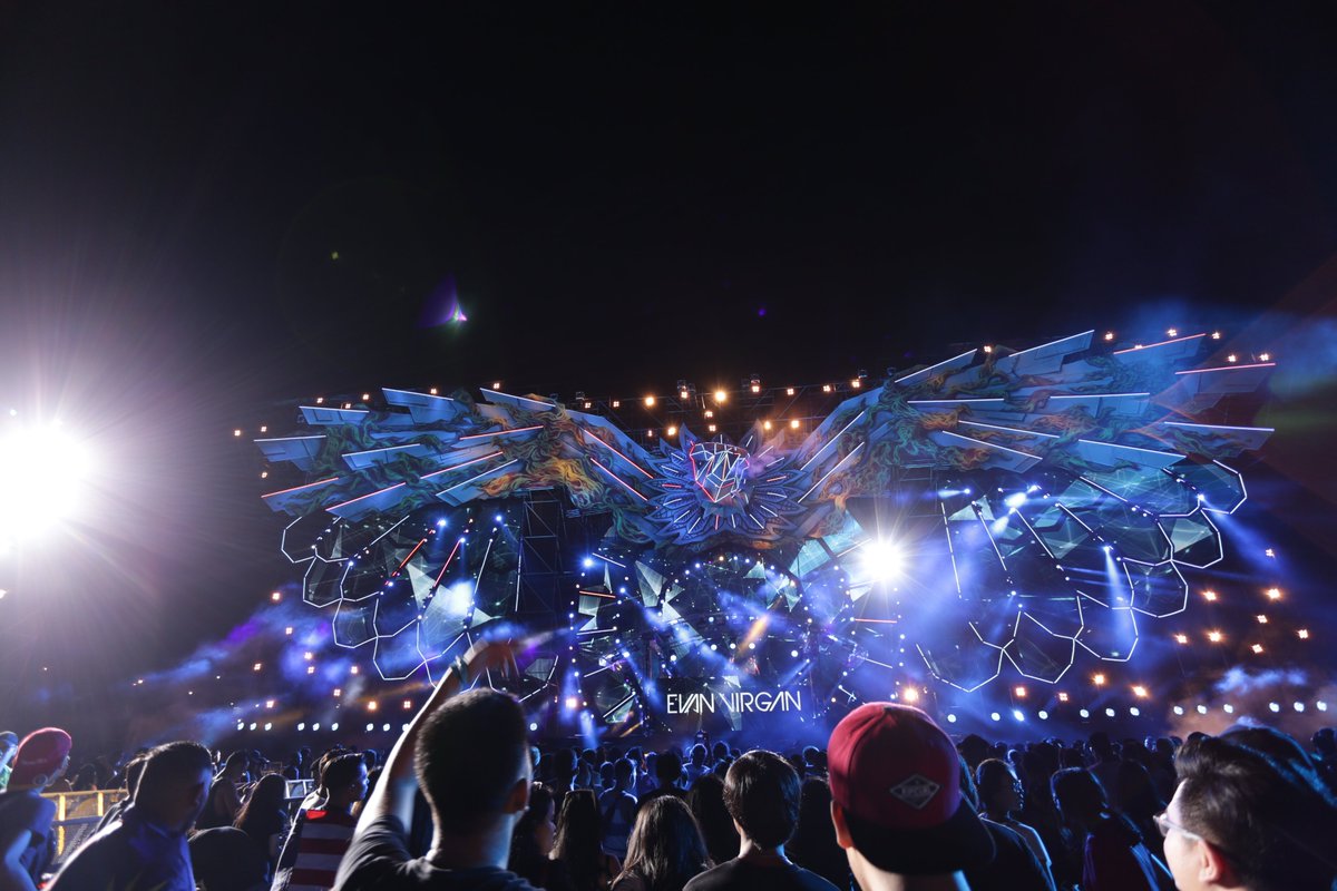 Best spot to enjoy the best stage of #DWP16! #BaliHaiPremium #ReachFortheBest