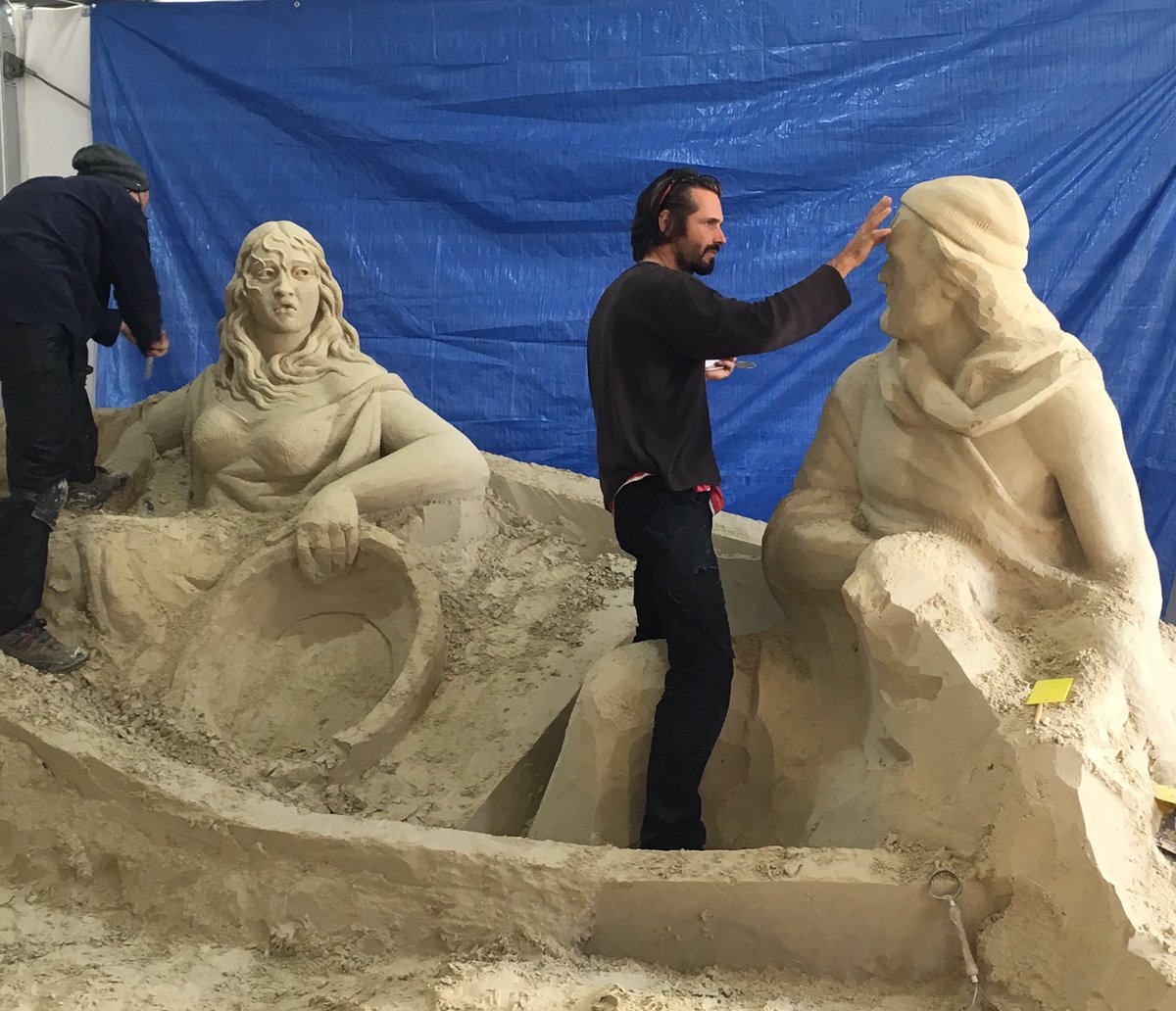 ValerioDeC's tweet photo. This year in the famous Sand Crib in #Salerno, Italy, Mary and Joseph are #migrants, on a boat, where Jesus will born https://t.co/VOJfn3Nk94