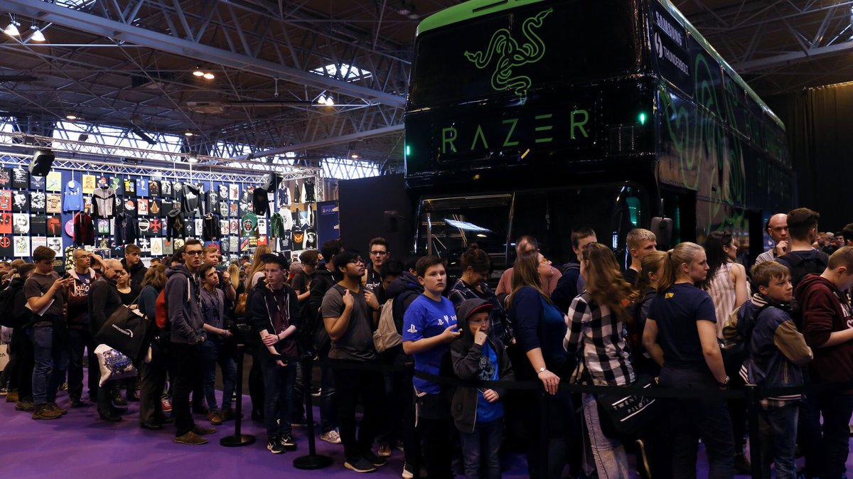 Razer's tweet image. The #RazerBus is out and in full effect. Hop on to throw down in a game or two. #i59