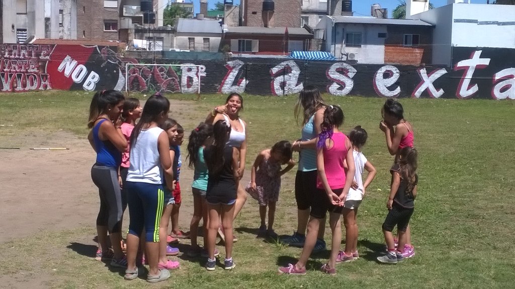 CeDIPF's tweet photo. Nuestro Equipo de Hockey despide un año lleno de aprendizajes, desafíos y trabajo en equipo. Felicitaciones chicas! https://t.co/B6ZthXySVb