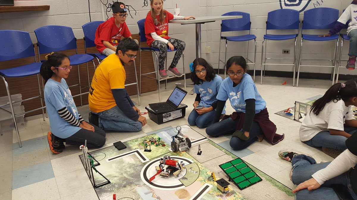 DaringDolphins's tweet photo. Dolphins trying to add the Panda Mission for third round match...#FLL2016 #AnimalAllies https://t.co/jiqvFZrZEJ