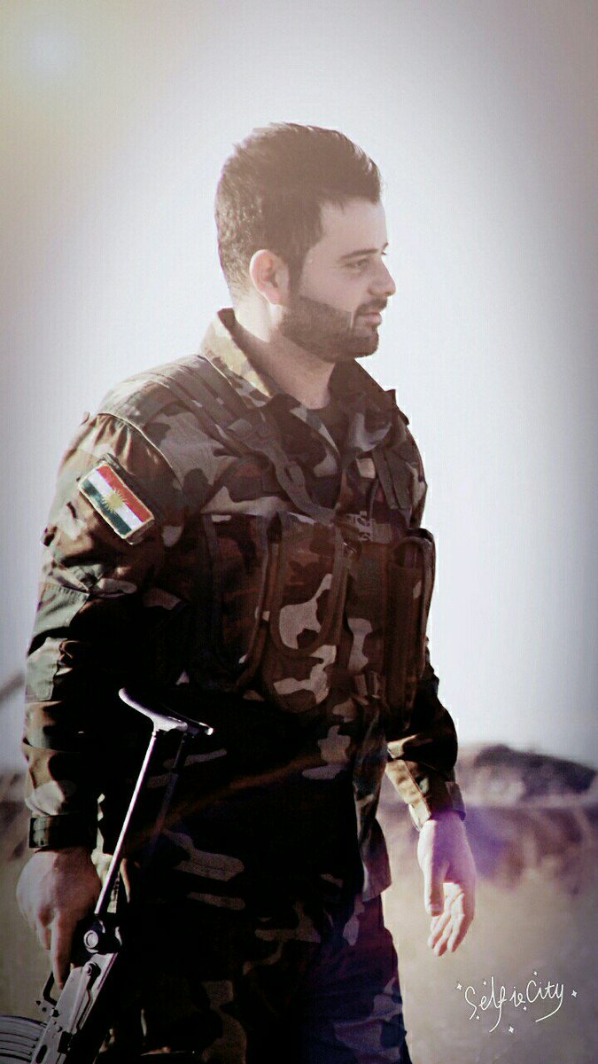 کـەسـیـ٘ـکی دڵ ڕەق بـیـت دەیان کەس عاشقت دەبن
بەلام کـەسـیـ٘ـکی دڵ نەرم و باش بیت سه ده ها کەس ئازارت دەدەن!...