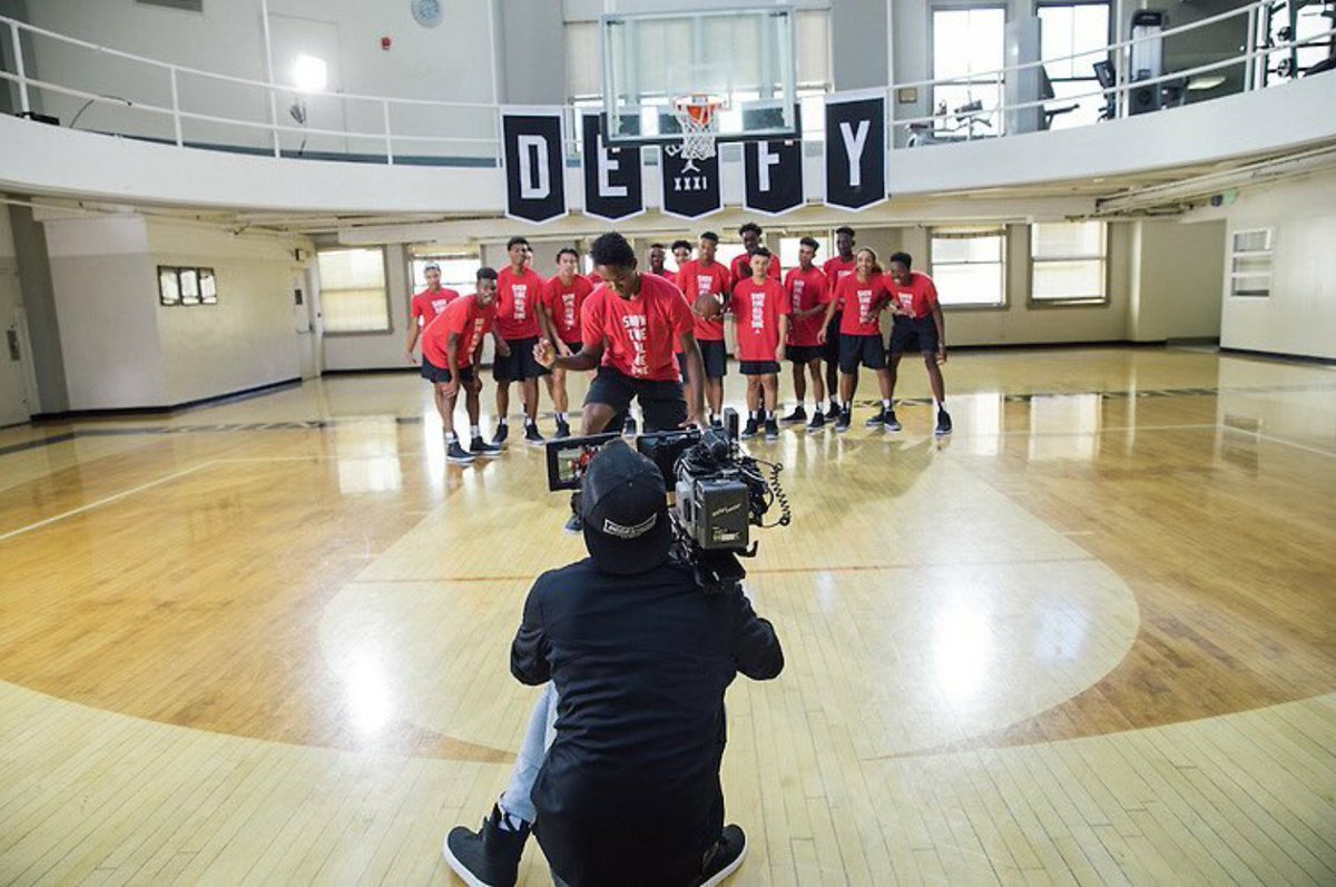 🚨🏀tonight at 7 at Ramona for the ship against Notre Dame 🚨🏀