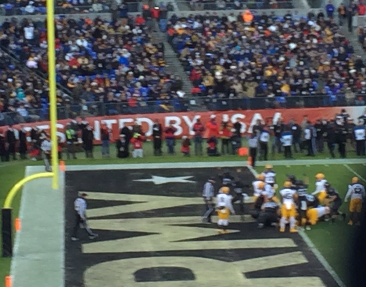 jbennett91's tweet image. Army off to excellent start in starting its own win streak over Navy!7-0 after 66 yd drive.  #ArmyNavyGameDay