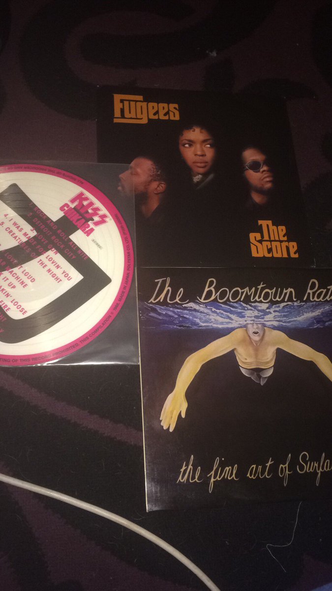 vegansnowflake's tweet photo. New vinyls 😍 https://t.co/OiUNKrdSc0