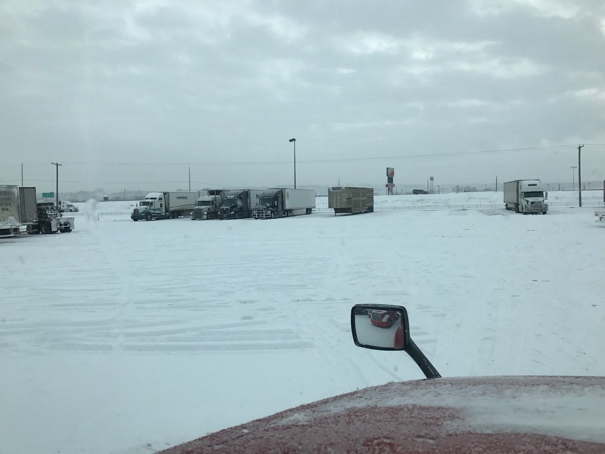 ricksare's tweet photo. Montana winter horror land #travel #glassexplorer #truckdriver https://t.co/QN3vz7Vell https://t.co/lIxvavIkLR
