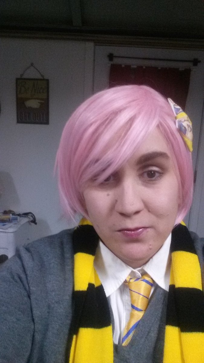 LadyJosaline's tweet photo. Had a blast last night as #Tonks.  Loved walking around as my favorite and rocking my #hufflepuff bow I ordered from @tessanetting https://t.co/qCPZupqbYu