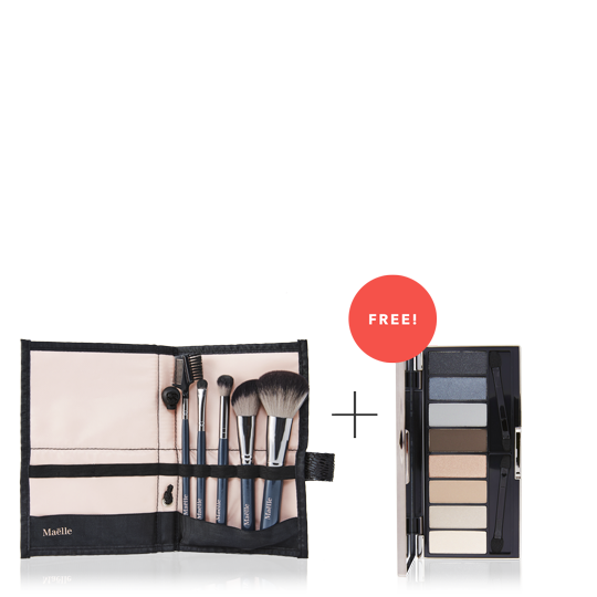 Bridgend4N's tweet photo. Another amazing offer. Buy this fab make up brush set and get the eye pallet completely free.That's a saving of £30 https://t.co/hluBR23bHw https://t.co/Jey1KMZvEQ