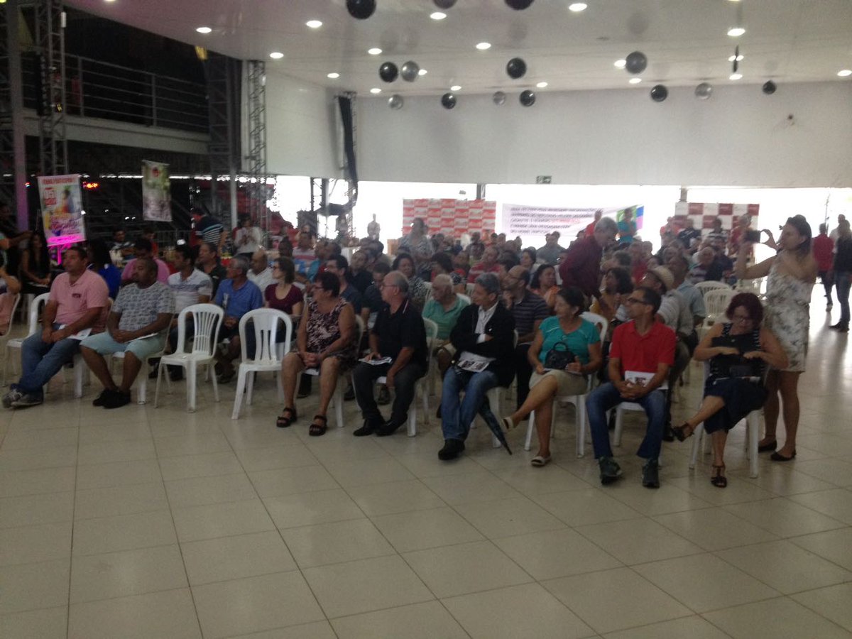 GilmarNoticias's tweet photo. Gilmar acompanhou a prestação de contas do dep. @heldersalomao, em Cariacica. O vereador parabenizou a iniciativa, realizada todos os anos. https://t.co/AgsJoFd0HA